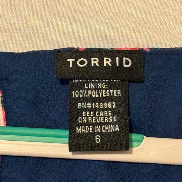 Torrid | Dark Blue Floral Polyester Cami Top | Size 6 - Picture 6 of 9